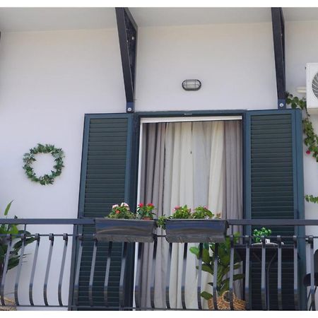 Aelia Apartment Ликсури Екстериор снимка