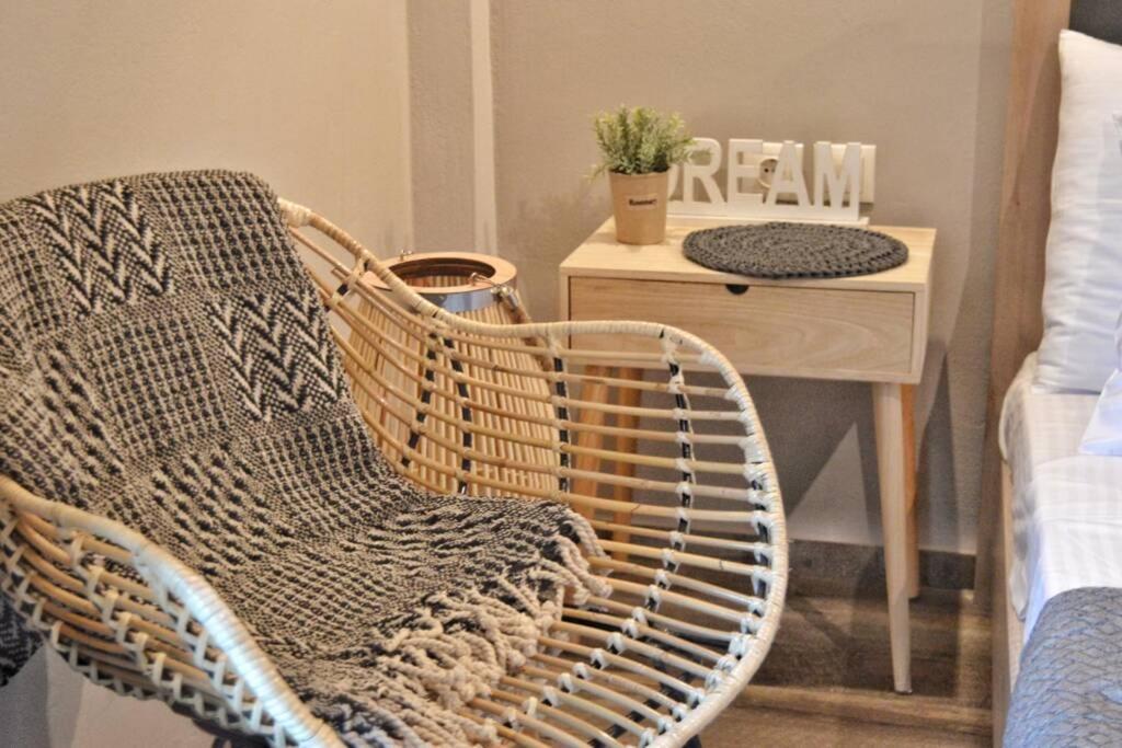 Aelia Apartment Ликсури Екстериор снимка
