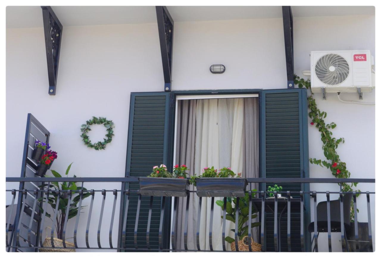 Aelia Apartment Ликсури Екстериор снимка